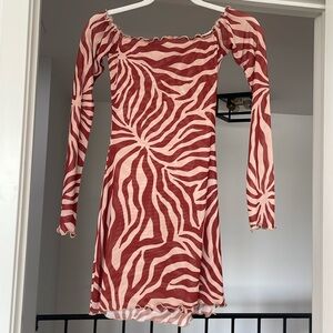 selling this BRAND NEW and NEVER WORN Resa Dress! size XS.